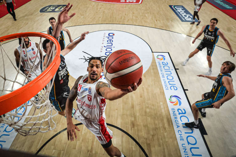 Olivier Hanlan Cska Mosca C Il S Della Pallacanestro Varese Alla