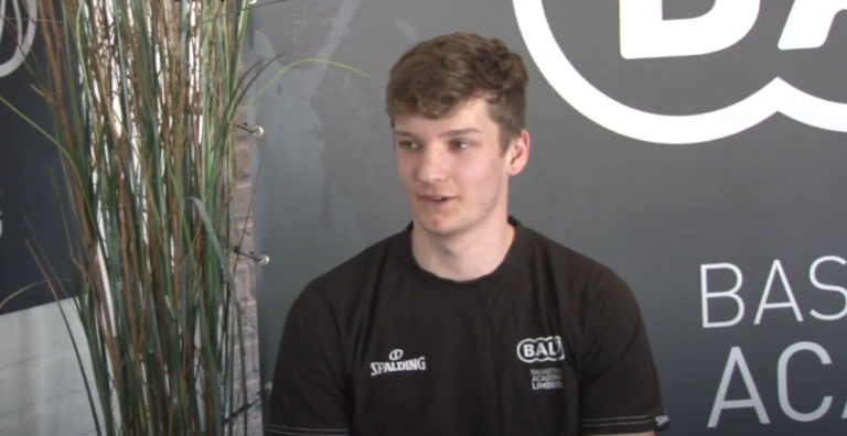 Roel van Oosterbeek signs with Landstede Hammers