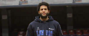 Darryl Joshua Jackson firma a Chieti