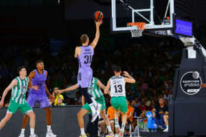 Il Real Madrid spazza via il Betis e vola in finale