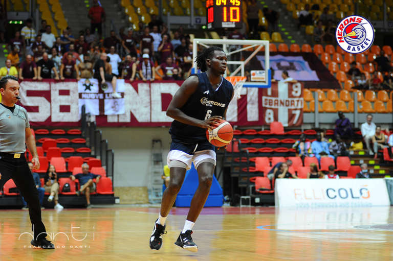 Vigor Basket Matelica, firmato Emmanuel Adeola