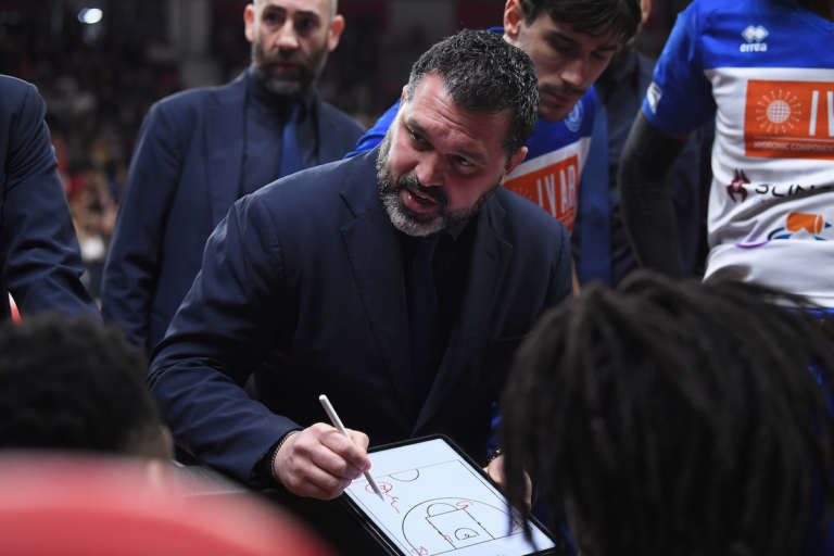 Magro: “per noi è un momento delicato, ma ho la fiducia del club.”