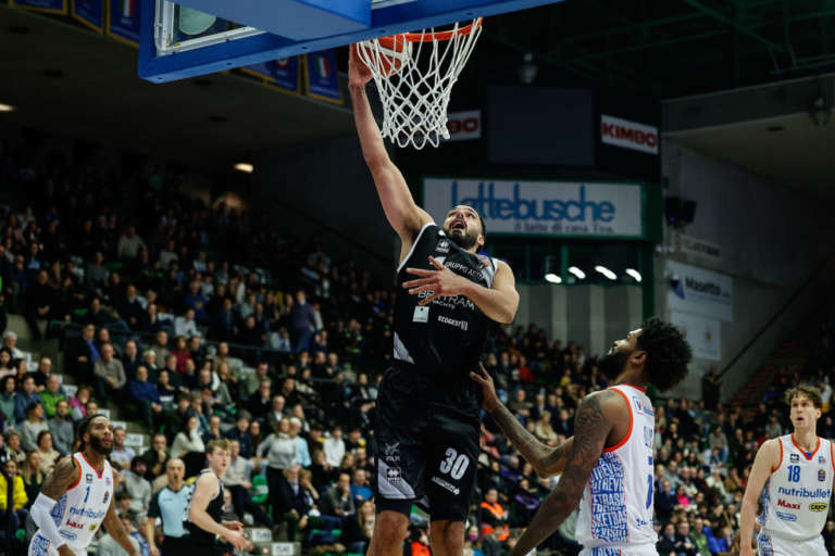 Bertram Derthona, Tyler Cain scollina quota 1.500 punti in Serie A