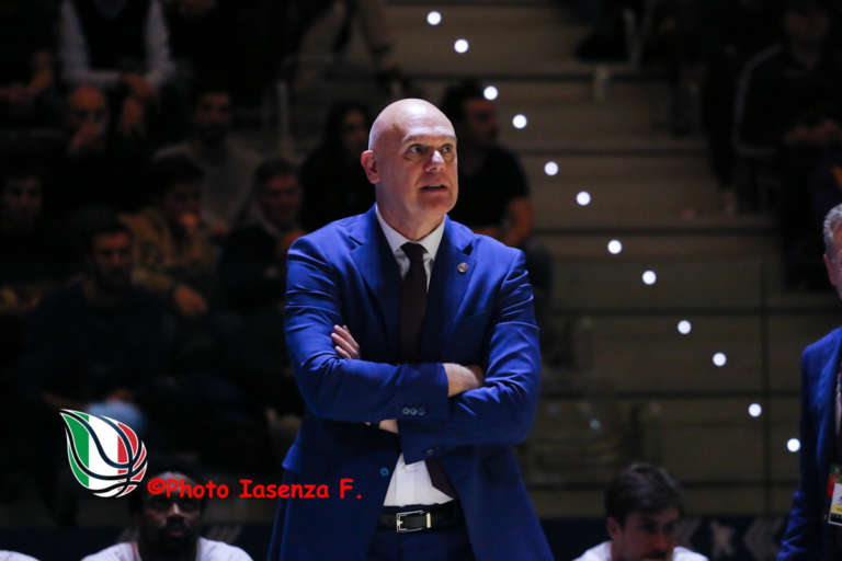 Neven Spahija: Nel primo tempo tanti tiri aperti sbagliati, poi la Virtus ha alzato la pressione