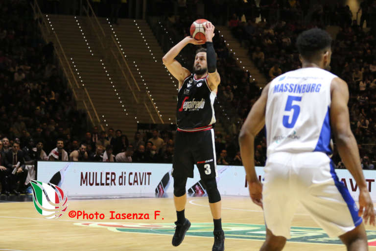 Marco Belinelli vince il premio “Best Offensive Player Banca IFIS” della Final Eight 2023