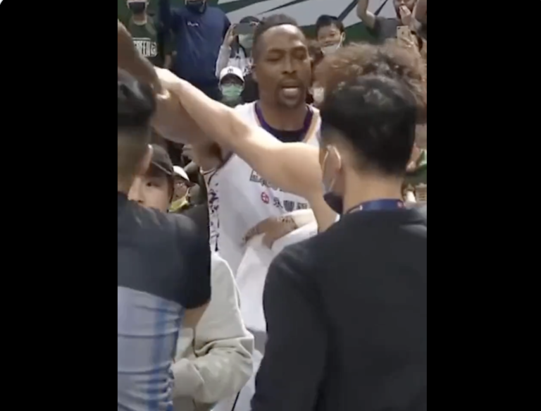 Rissa nel match di Taiwan, espulso anche Dwight Howard