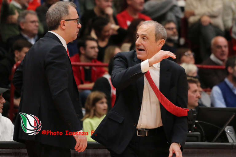 Ettore Messina: Pangos potrebbe giocare domenica. Shields settimana prossima