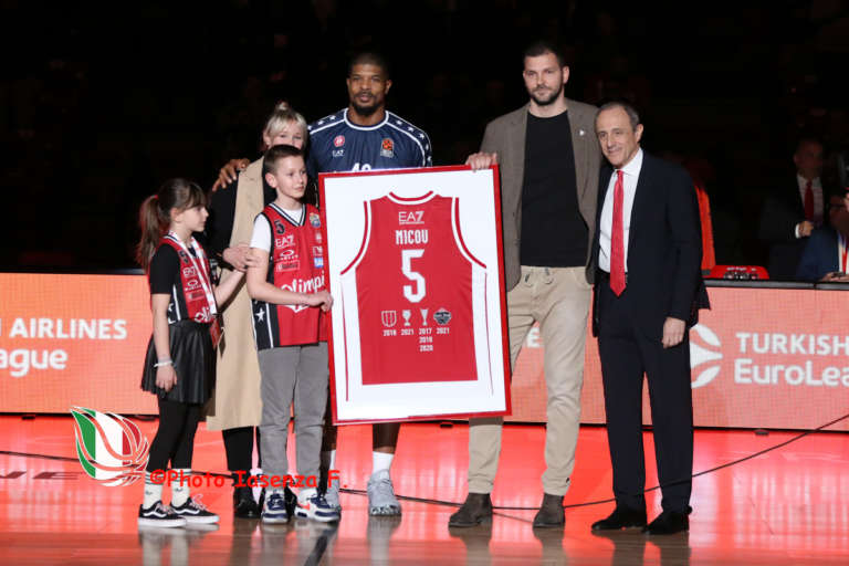 Olimpia Milano, la notte della celebrazione di Vlado Micov