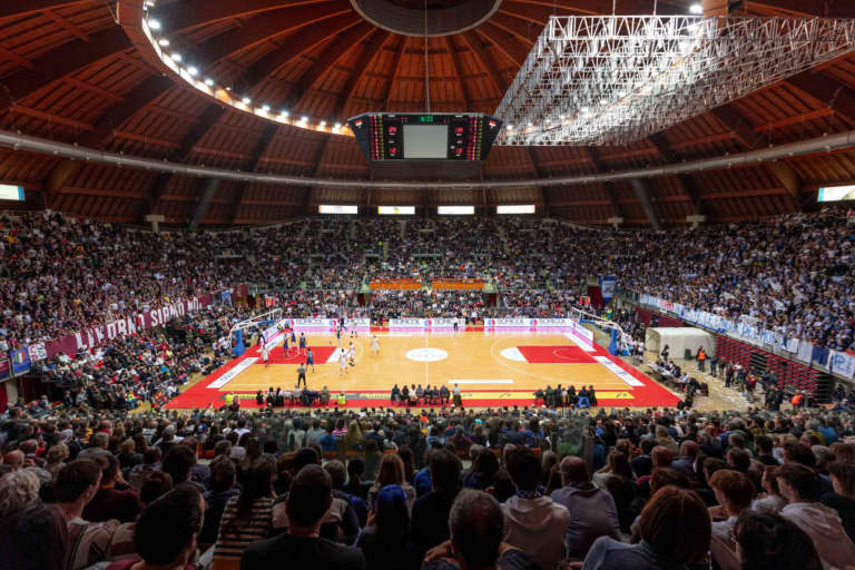 Serie B Old Wild West, a Livorno si conferma l’amore per il basket: numeri incredibili per il derby