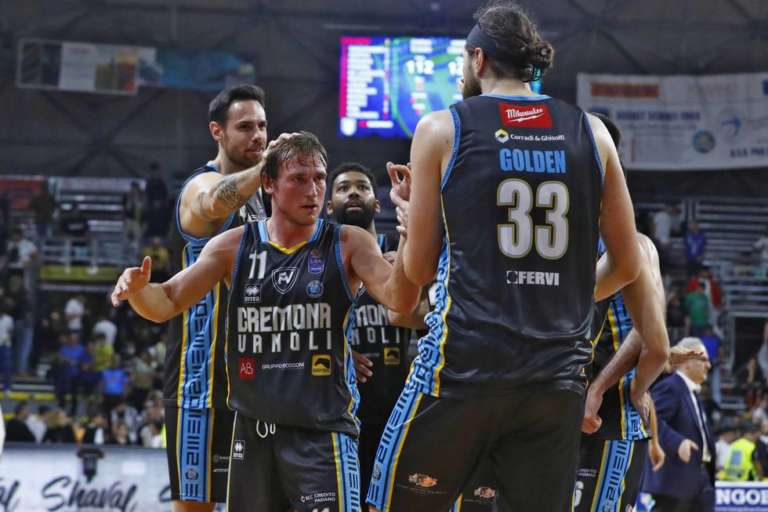 Vanoli Cremona, che botta: Davide Denegri si dovrà operare