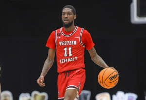 Aek Larnaca Denies Negotiations with Varese for Taveion Hollingsworth