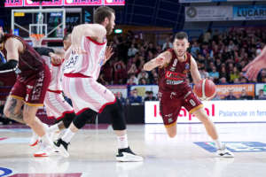Una Reyer superlativa piega l’Olimpia: grande prova di squadra degli orogranata