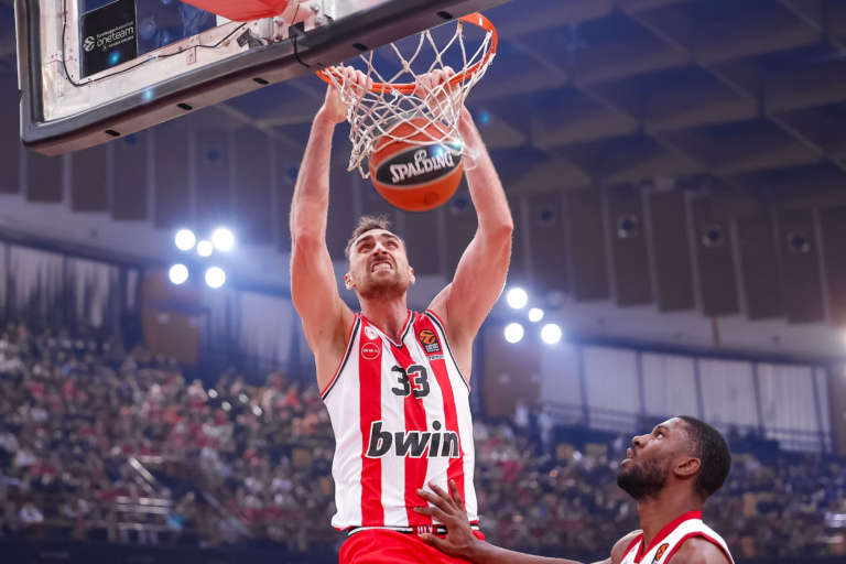 Olympiacos: Milutinov and Larentzakis out against Olimpia Milan