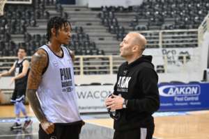 Kevin Porter Jr. pronto all’esordio. Il coach del PAOK: Averlo ci rende felici