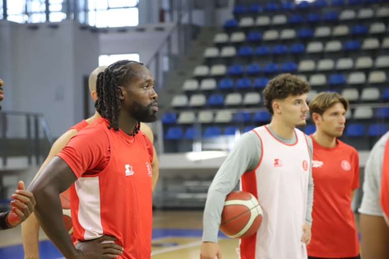 Patrick Beverley is considering leaving Hapoel Tel Aviv