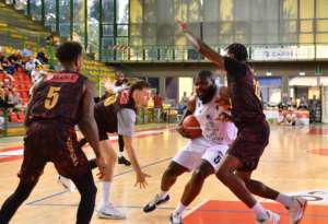 Munford dice 19, Venezia batte Pistoia nella finalina del Lovari