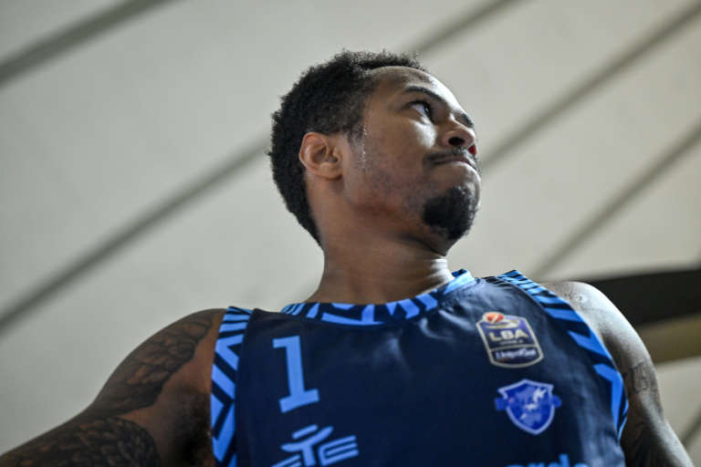 Dinamo Sassari, Inside Justin Bibbins