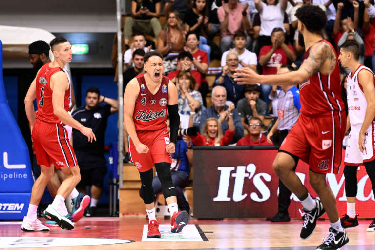 Il Piccolo titola: “Ross e Brooks in dubbio”
