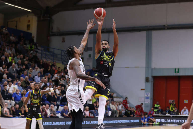 Phil Booth returns to France: will play for JDA Dijon