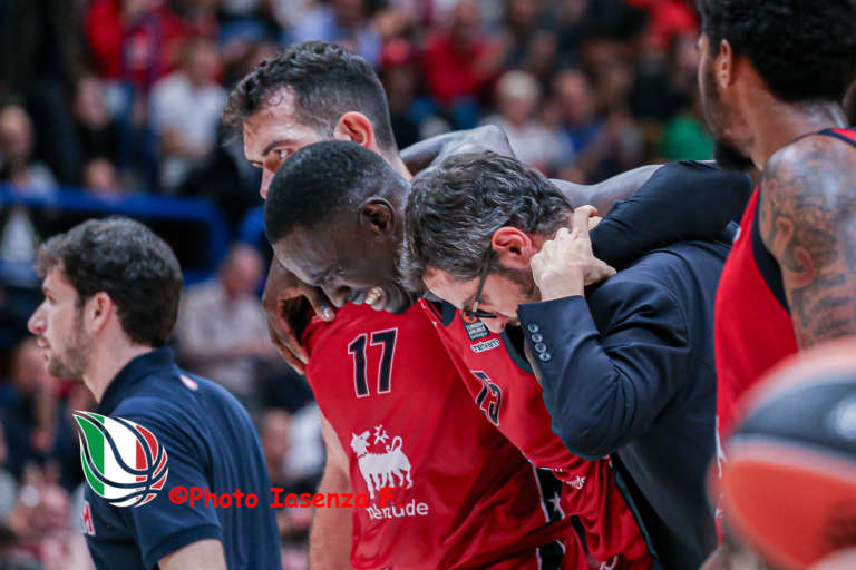 Olimpia Milano, infortunio Ousmane Diop: tempi di recupero