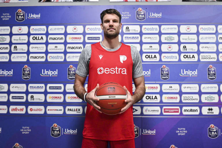 Estra Pistoia, risoluzione consensuale del contratto con Andrew Smith