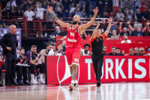 L’Olympiacos soffre, ma vince all’overtime contro il Baskonia