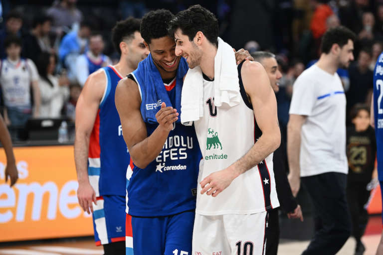 Anadolu Efes head to Game 4 against Panathinaikos with PJ Dozier questionable