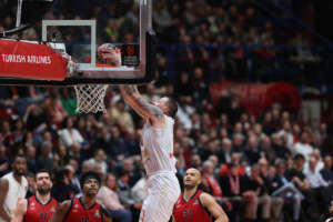 Monaco senza Daniel Theis per il resto delle finali