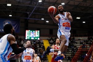 Riscatto Napoli: battuta in rimonta Trieste dopo 5 ko di fila