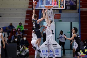 Reyer sconfitta anche a Cremona, la Vanoli lascia l’ultima posizione