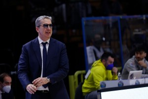De Raffaele: Primo tempo inaccettabile, bene la reazione della ripresa
