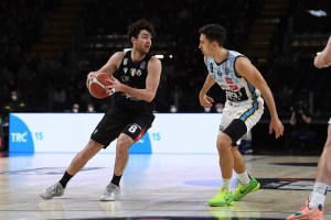 Highlights: Alessandro Pajola chiude con 24 di valutazione nel successo su Varese