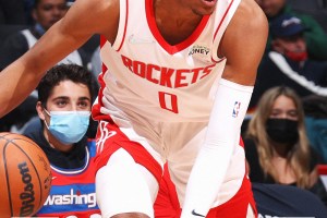 Tripla decisiva di Porter, Houston vince a Washington
