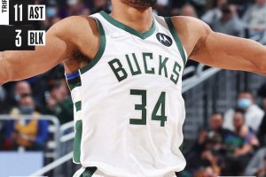 Tripla doppia di Giannis e i Milwaukee Bucks surlclassano i Warriors