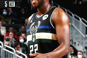 Middleton e Holiday trascinano i Bucks privi di Giannis, Sacramento ko