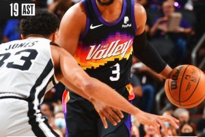20 punti e 19 assist per Paul, i Suns trovano la decima W in fila con gli Spurs