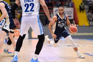 Fortitudo, a Napoli primo blitz della stagione con il miglior Durham in A per punti e valutazione