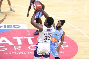 Brindisi, una vittoria che vale le Final Eight: Napoli si arrende