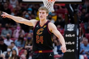 Cleveland, infortunio alla caviglia per Lauri Markkanen