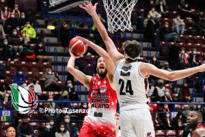 Alle 18 A|X Armani Exchange Milano – Bertram Tortona assegna la Frecciarossa Final Eight 2022