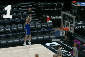 Klay Thompson sbaglia una tripla, ma è la numero 25
