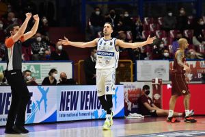 Germani Brescia, Amedeo Della Valle unico sempre in doppia cifra