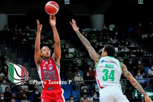 Olimpia Milano verso i playoff, Devon Hall la wild card