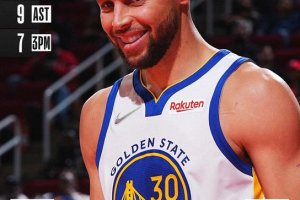 I Warriors passano a Houston con una prestazione mostruosa di Curry