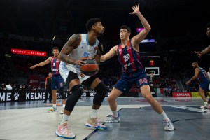 Zenit keeps strong momentum with road win over Baskonia