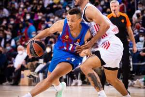 Barcelona’s clutch 15-2 run stuns Bayern