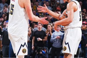 Quinto successo in fila per i Nuggets: una tripla di Gordon piega Sacramento
