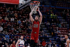 Contro questa Milano è un Baskonia piccolo piccolo: Melli apre, il Chacho chiude