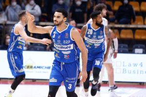 Highlights: Amedeo Della Valle e Naz Mitrou-Long segnano 52 punti in due contro la Fortitudo