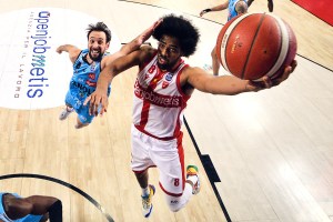 Questione eleggibilità: Tomas Woldetensae è “oriundo” per la FIBA, serve deroga speciale